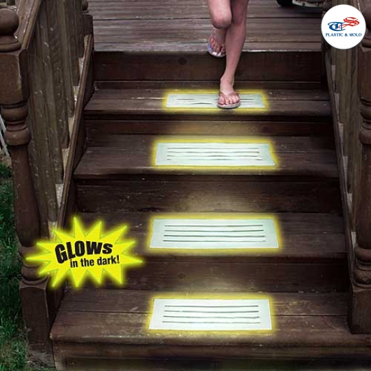 GLOWING STEP MAT