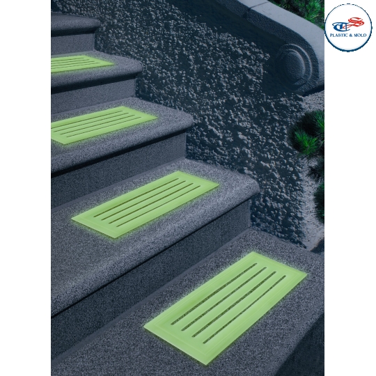 GLOWING STEP MAT