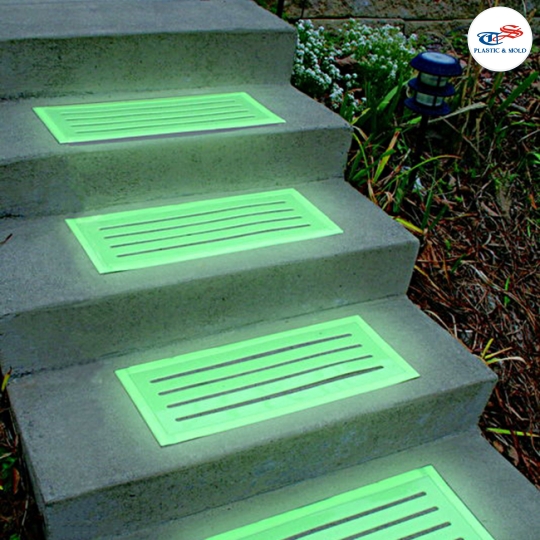 GLOWING STEP MAT